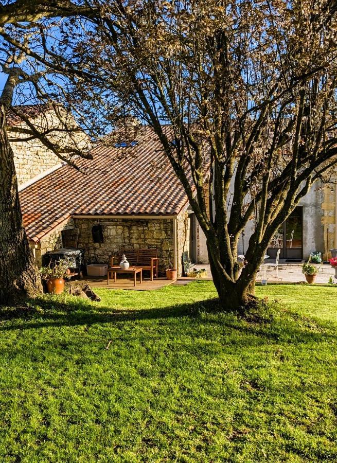 Gite De La Petite Vallee Saint-Savinien Zewnętrze zdjęcie