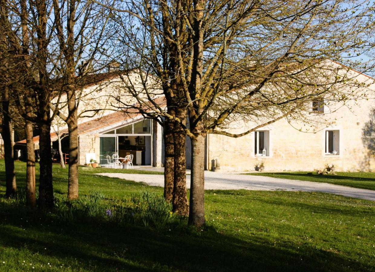 Gite De La Petite Vallee Saint-Savinien Zewnętrze zdjęcie